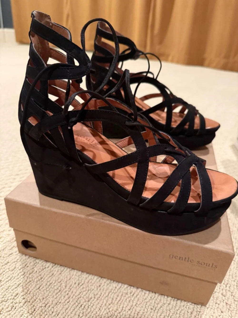 Gentle Souls by Kenneth Cole, black wedge